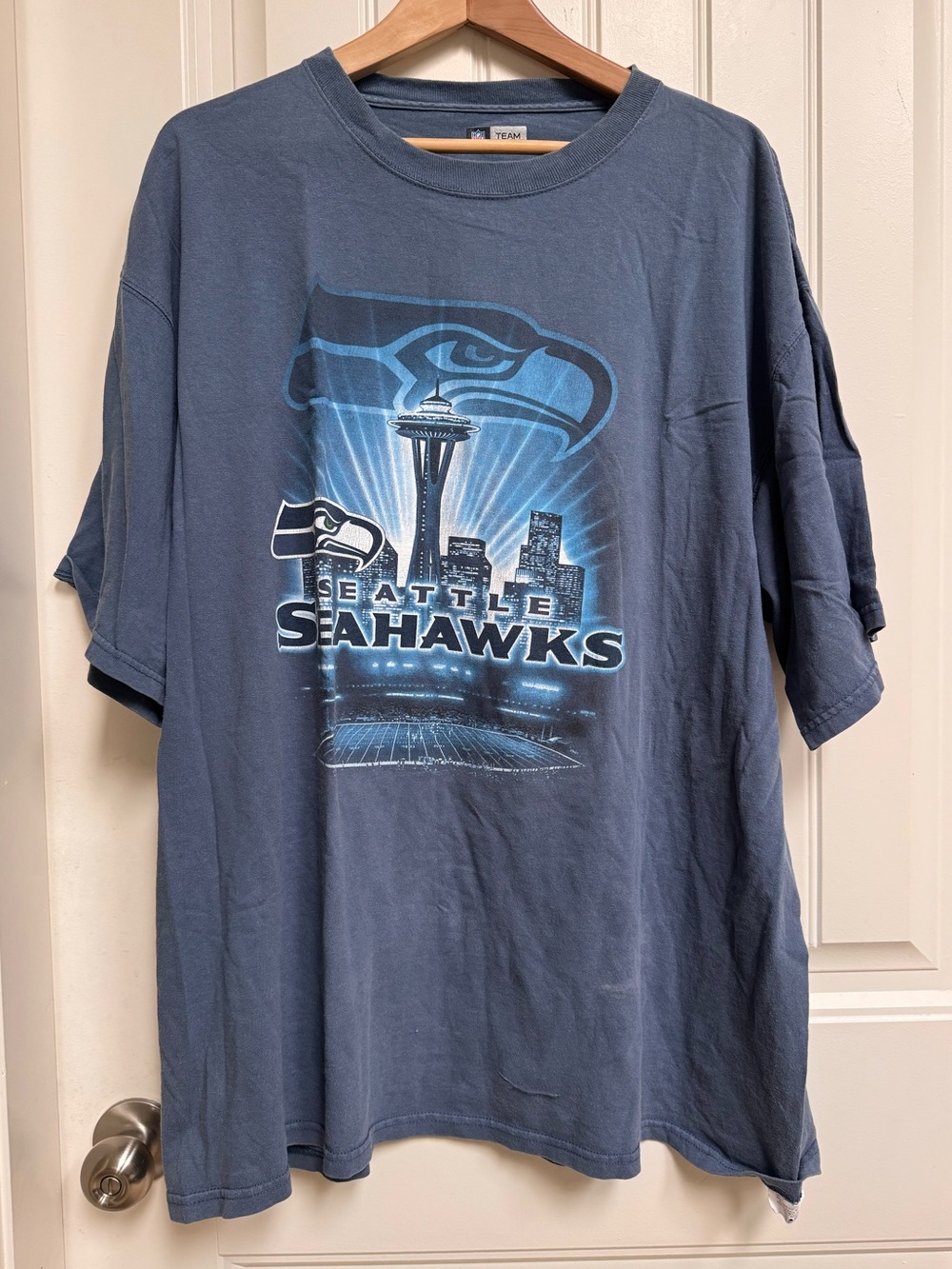 NFL Seattle Seahawks 100% Cotton Blue Graphic T-Shirt. Size 2XL